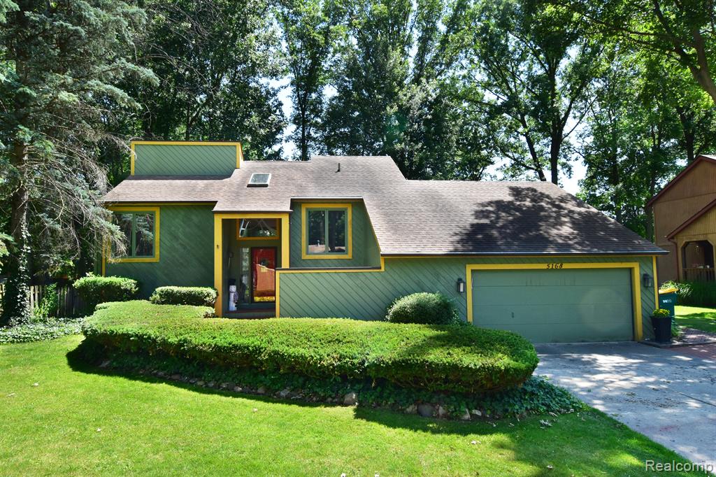 5168 WALDEN Drive, Swartz Creek, MI 48473 — front exterior