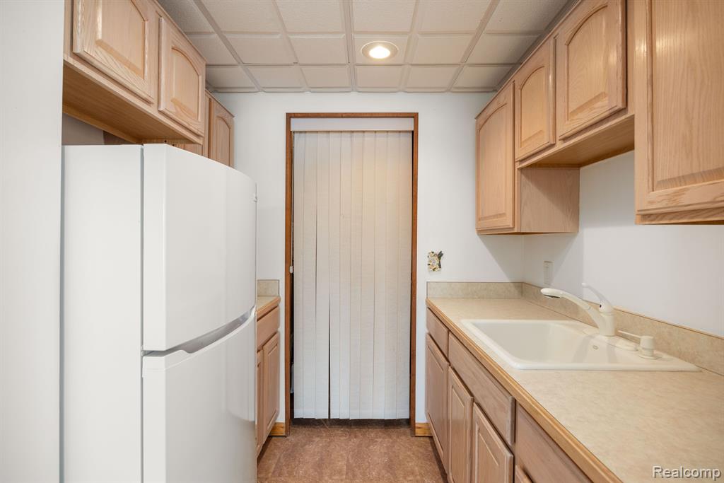 48041 BAYSHORE Drive, Belleville, MI 48111 — Photo 19