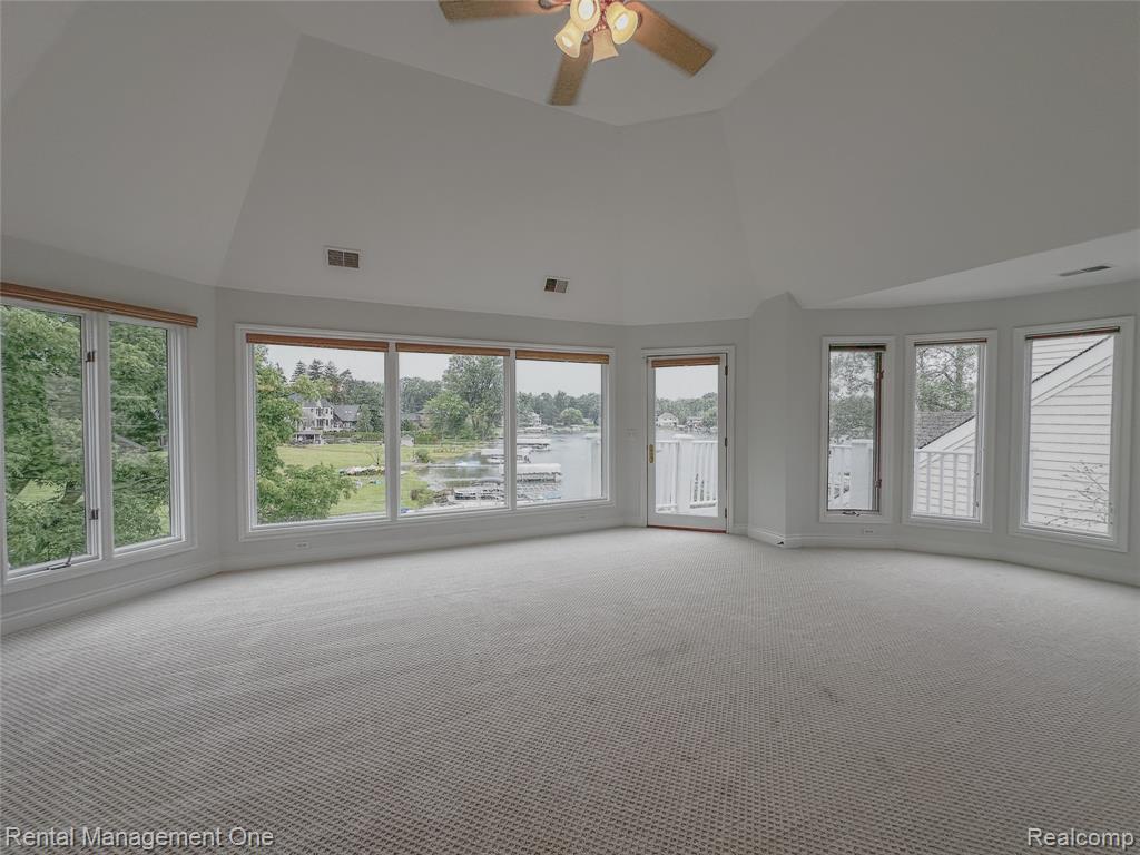5742 PUTNAM Drive, West Bloomfield, MI 48323 — Photo 36
