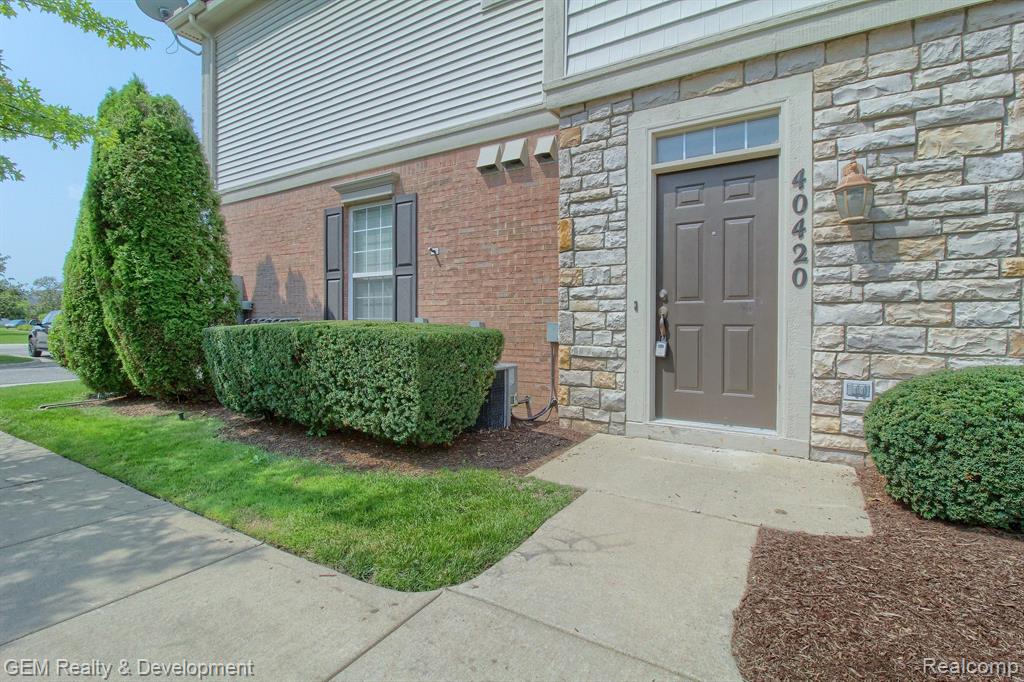 40420 BLYTHEFIELD Lane, Canton, MI 48188 — Photo 3