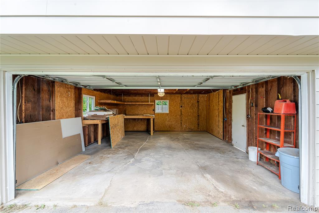 6194 Wilson Drive, Waterford, MI 48329 — Photo 25