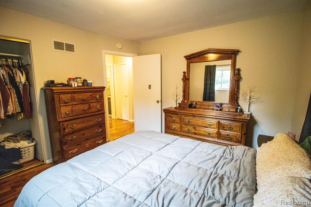 5369 Devon Court, Flint, MI 48532 — Photo 17