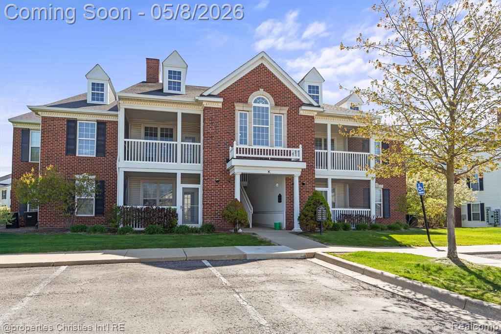 920 W Summerfield Glen Circle, Ann Arbor, MI 48103 — front exterior