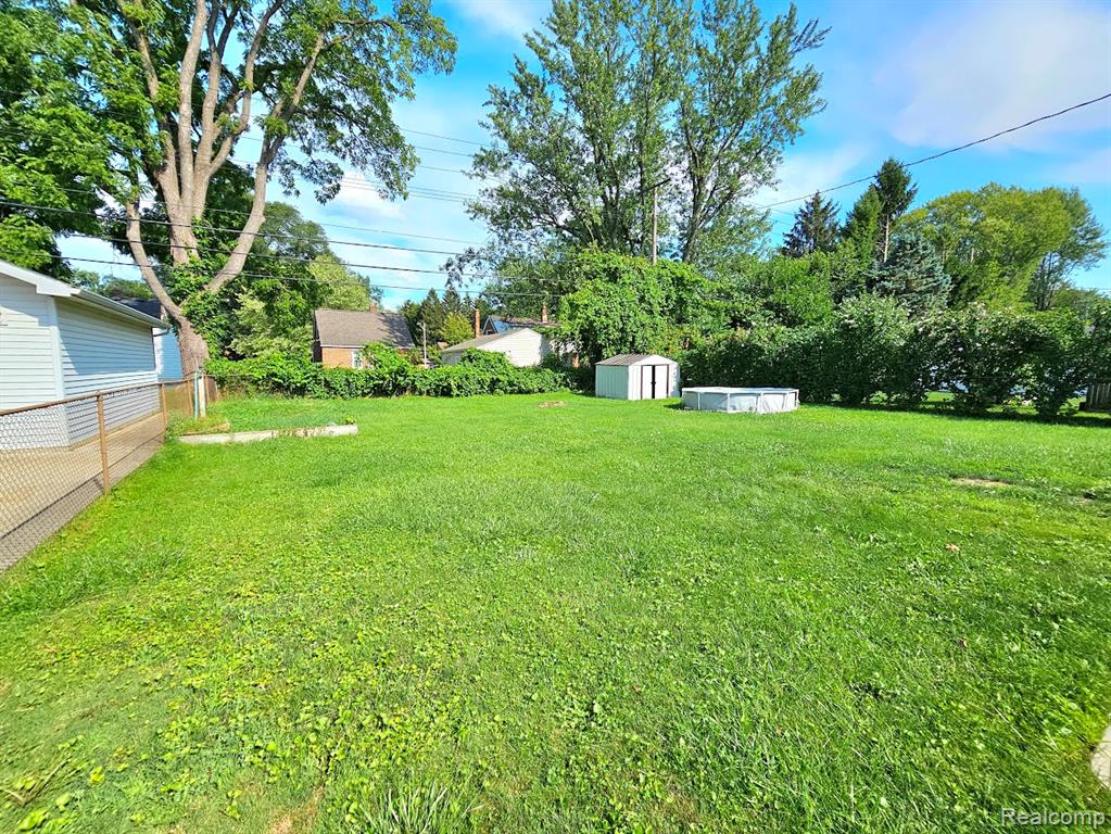 9994 Deering Street, Livonia, MI 48150 — Photo 35