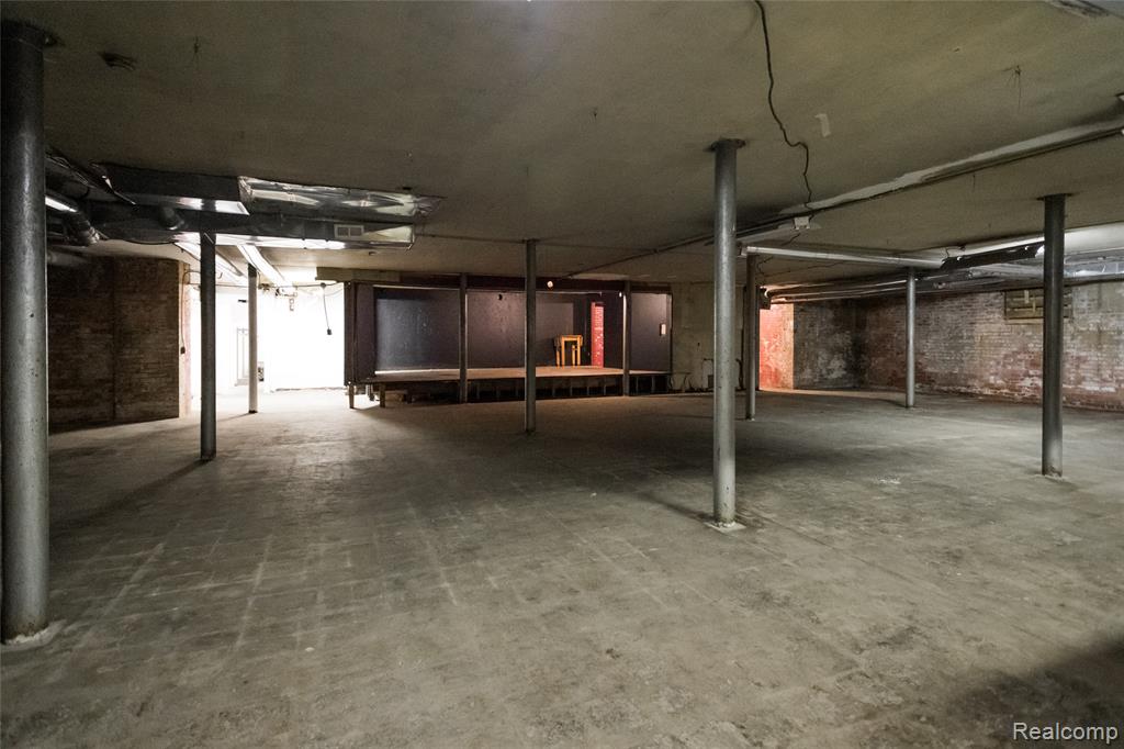 4103 Cadillac Boulevard, Detroit, MI 48214 — Photo 14
