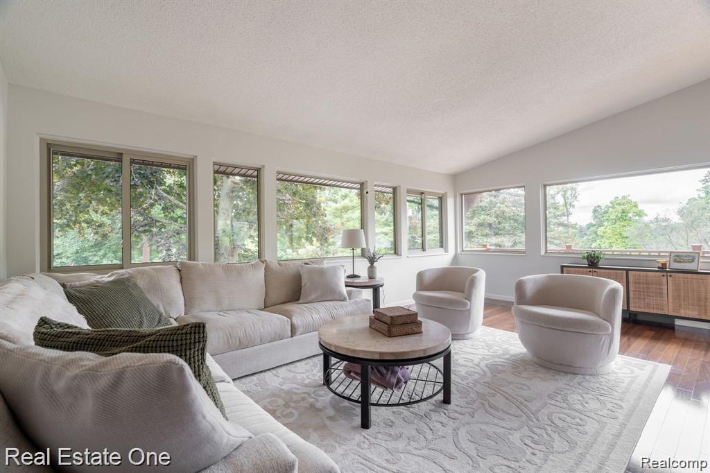 2728 DEVONSHIRE, Leonard, MI 48367 — Photo 7