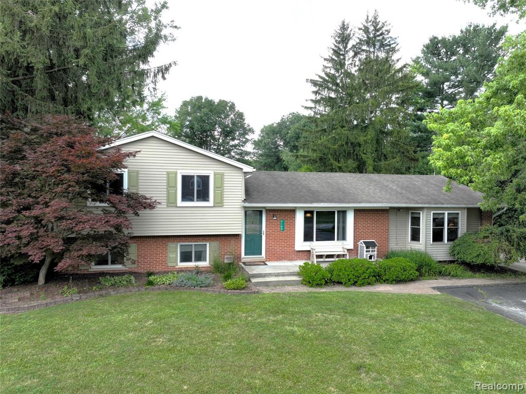 9100 Mayfred Drive, Pinckney, MI 48169 — Photo 22