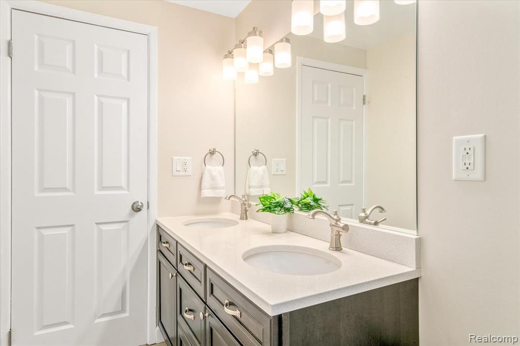 367 Pleasant Ridge Court, Saline, MI 48176 — Photo 40