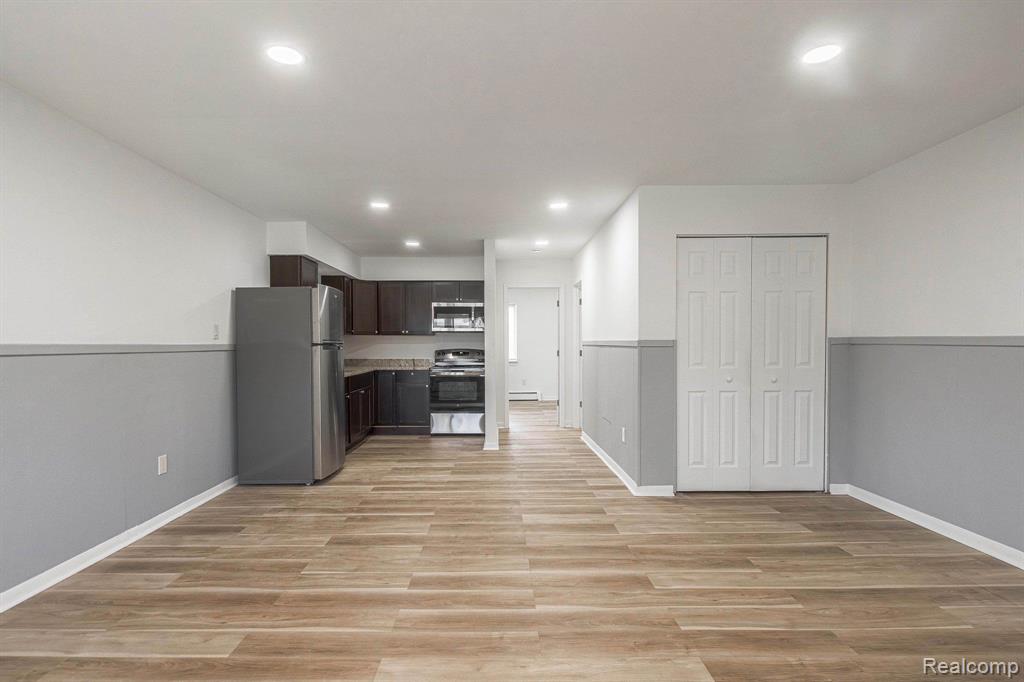 2475 S COMMERCE Road, Wolverine Lake, MI 48390 — Photo 24