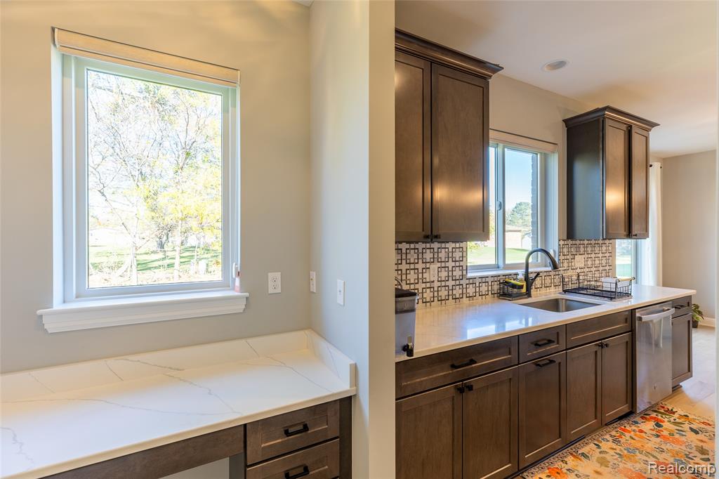 5092 Westminster Avenue, Troy, MI 48085 — Photo 17