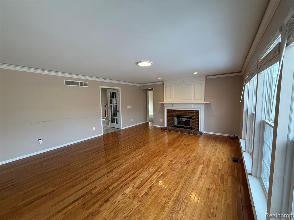 4377 Brighton Drive, Grand Blanc, MI 48439 — Photo 4