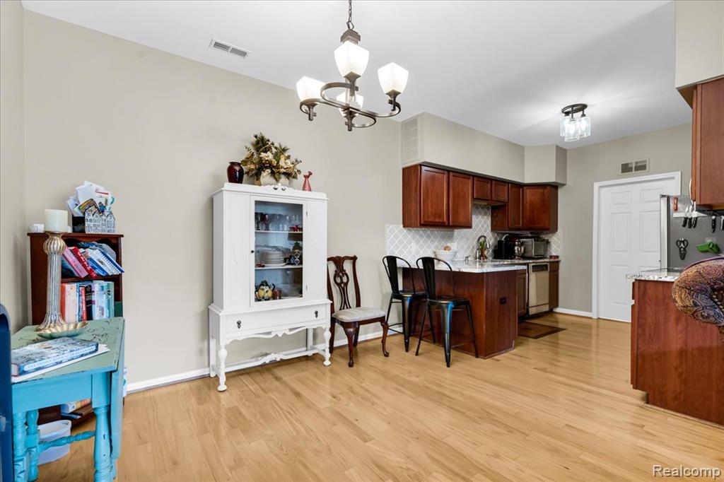 610 Belmonte Drive, Waterford, MI 48328 — Photo 9