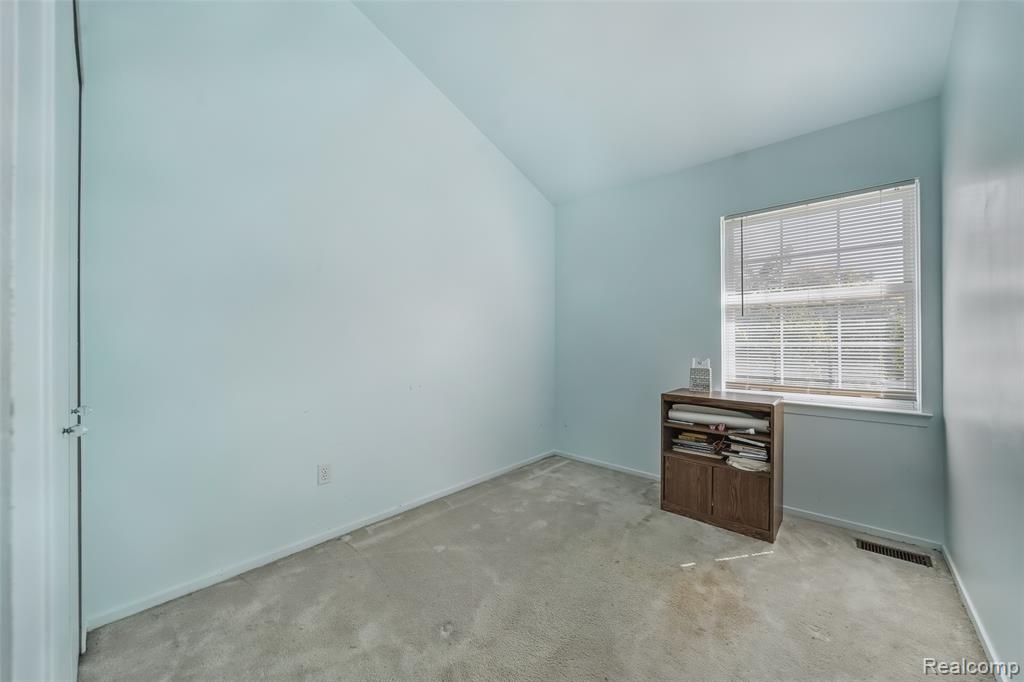 870 Huntclub Boulevard, Auburn Hills, MI 48326 — Photo 19