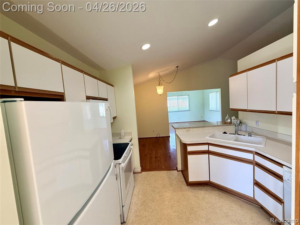 7192 Hawthorne Circle, Goodrich Vlg, MI — Photo 7