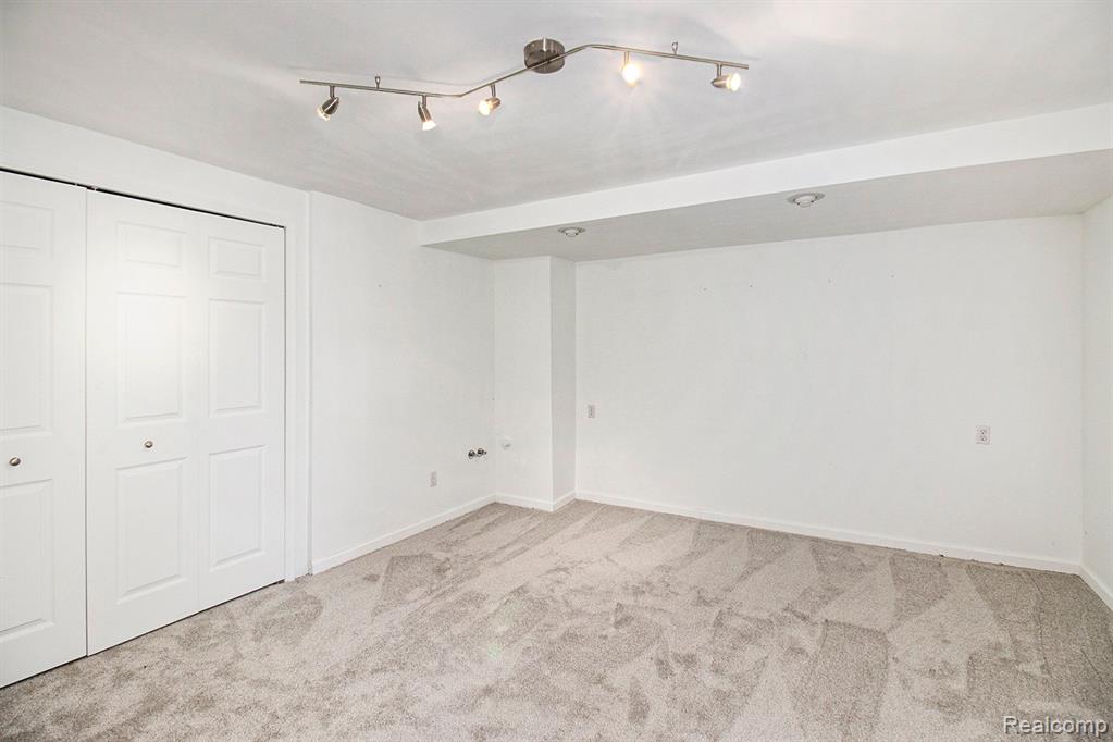 6041 TREE LINE Drive, Grand Blanc, MI 48439 — Photo 18