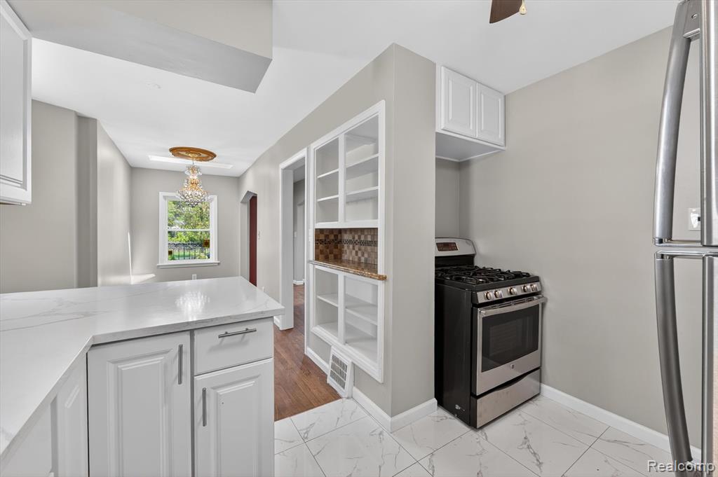 1781 Brys Drive, Grosse Pointe Woods, MI 48236 — Photo 15