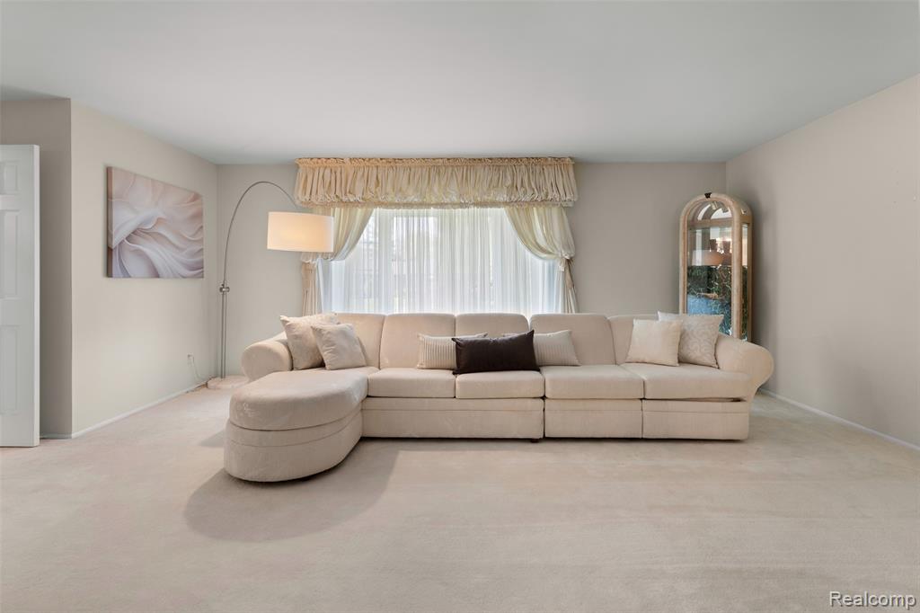 6338 Covered Wagons Trail, Flint, MI 48532 — Photo 49