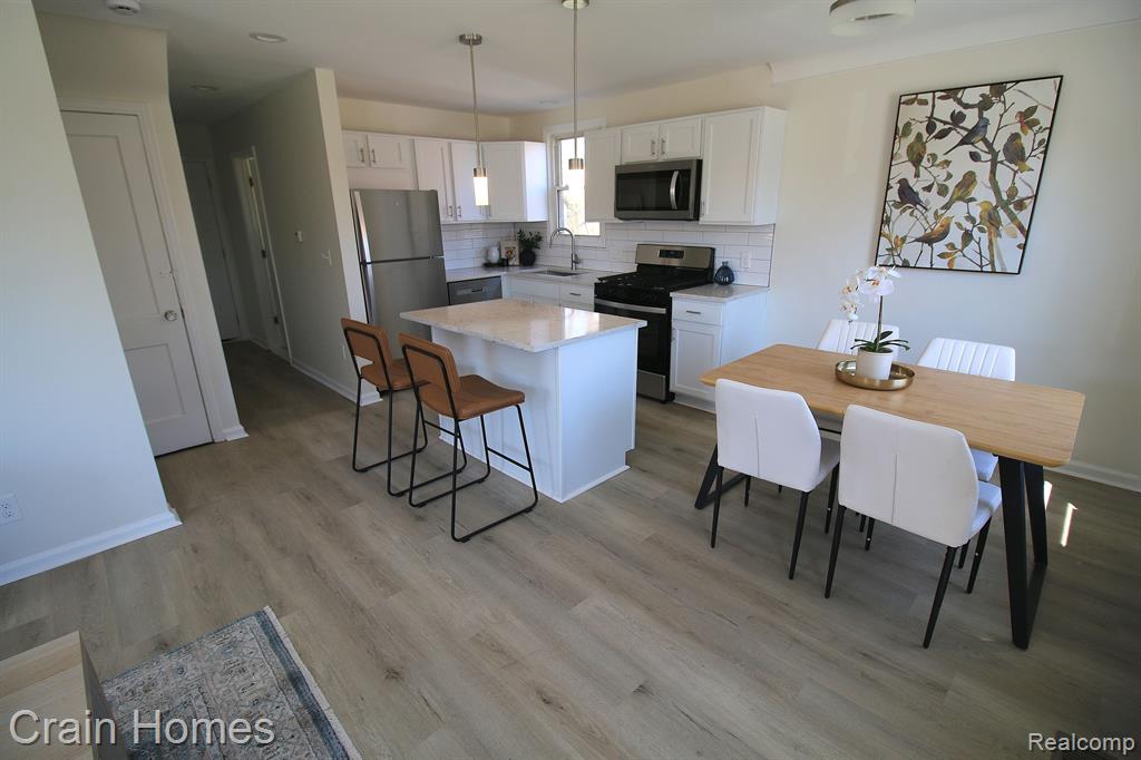 21407 MITCHELLDALE Avenue, Ferndale, MI 48220 — Photo 4