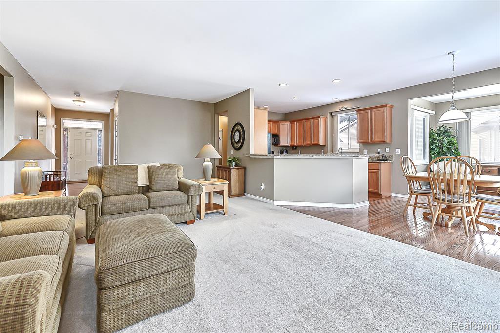 24624 ROSEMONT Drive, South Lyon, MI 48178 — Photo 6