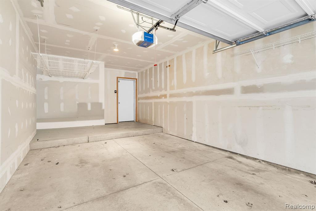 8208 Chesapeake Circle, Walled Lake, MI 48390 — Photo 34