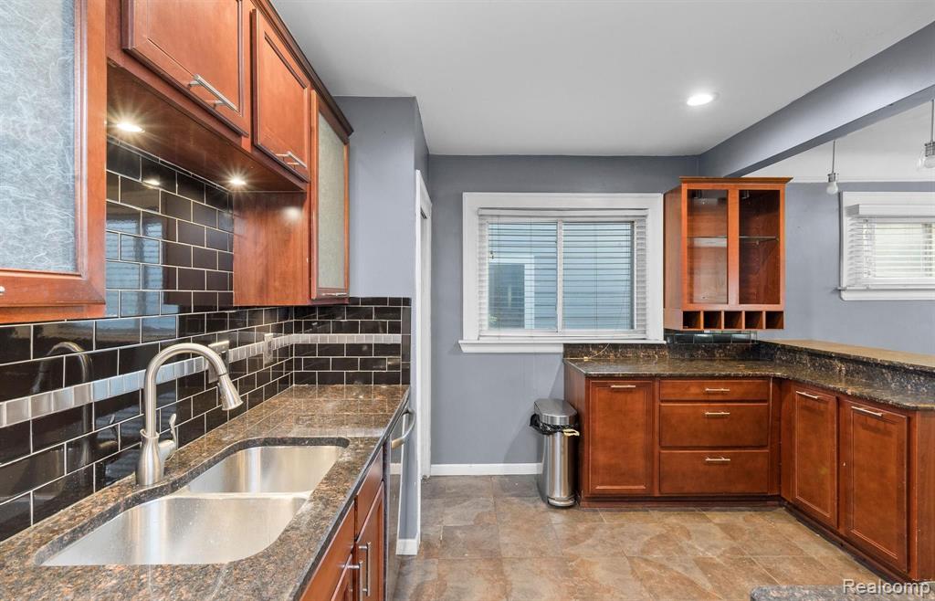 615 E 5TH Street, Royal Oak, MI 48067 — Photo 10