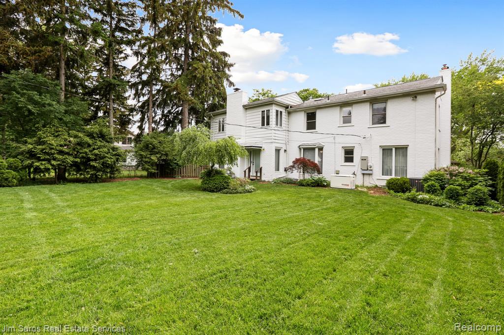 20114 Fairway Drive, Grosse Pointe Woods, MI 48236 — Photo 3