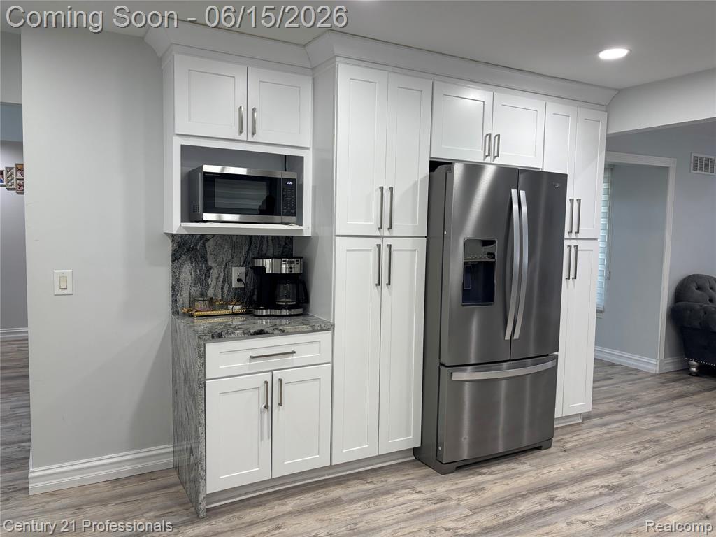 39548 Pinebrook Drive, Sterling Heights, MI 48310 — Photo 11