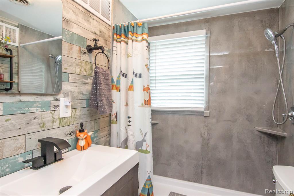 2433 E Fox Road, Lincoln, MI 48742 — Photo 18