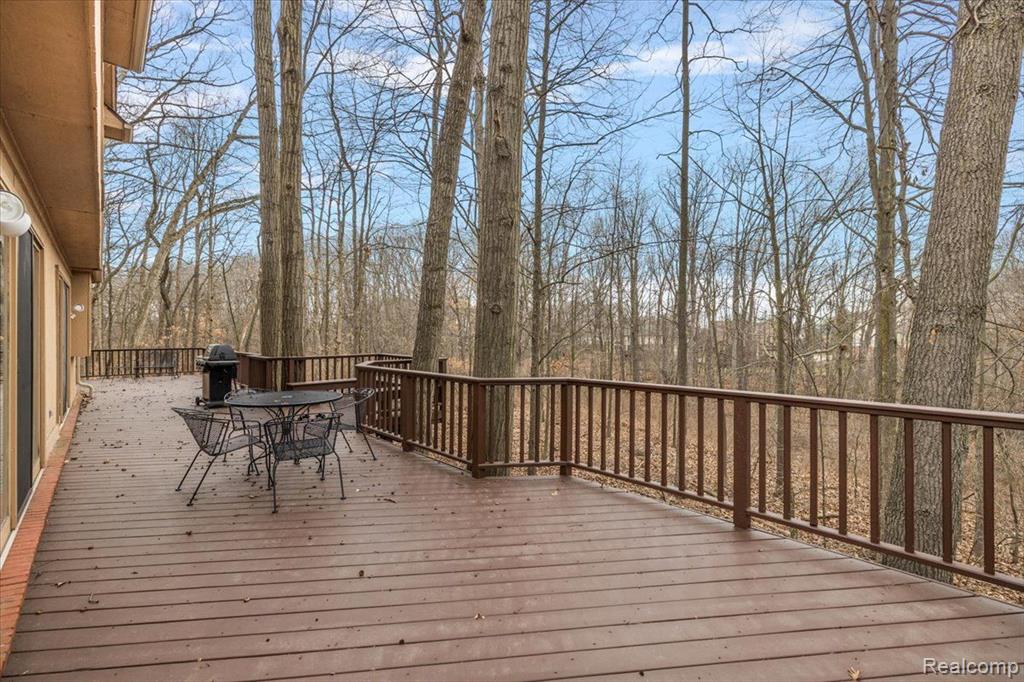 6988 LAKEMONT Circle, West Bloomfield, MI 48323 — Photo 68