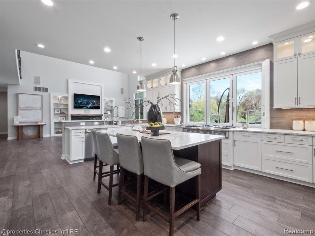 920 SOUTHDOWN Road, Bloomfield Hills, MI 48304 — Photo 16