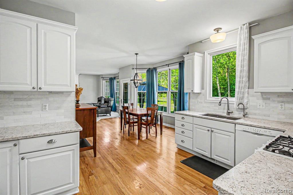 9367 Wildflower Way, Davisburg, MI 48350 — Photo 16