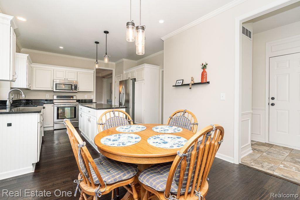 743 Caribou Court, Rochester, MI 48307 — Photo 15