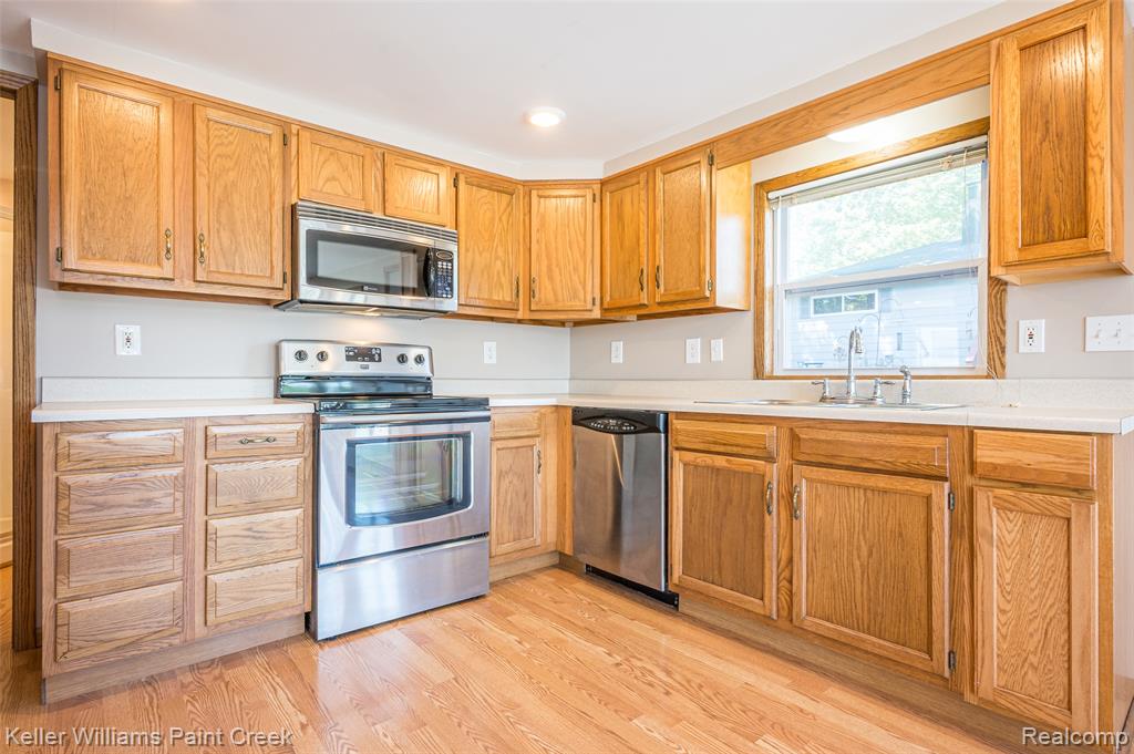 1379 Sioux Street, Gladwin, MI 48624 — Photo 2