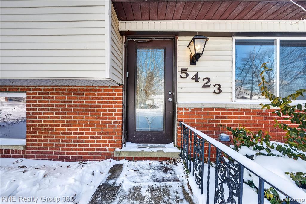 5423 Mikewood Drive, Waterford, MI 48327 — Photo 3