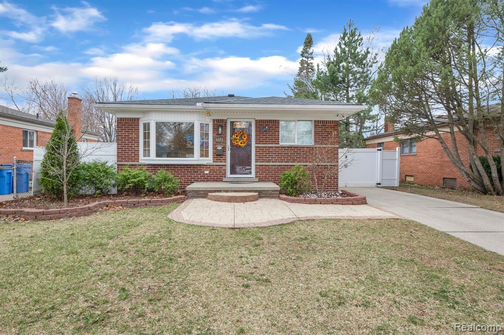 6651 NORBORNE Avenue, Dearborn Heights, MI 48127 — Photo 4