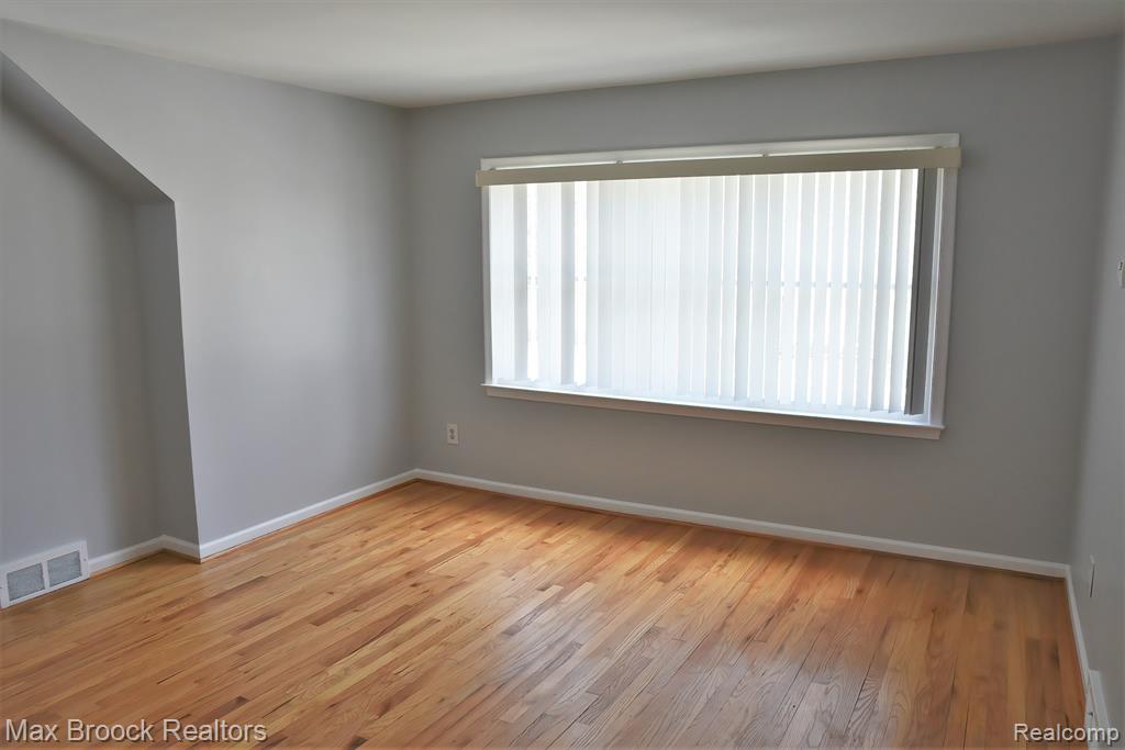 690 E LINCOLN Street, Birmingham, MI 48009 — Photo 9