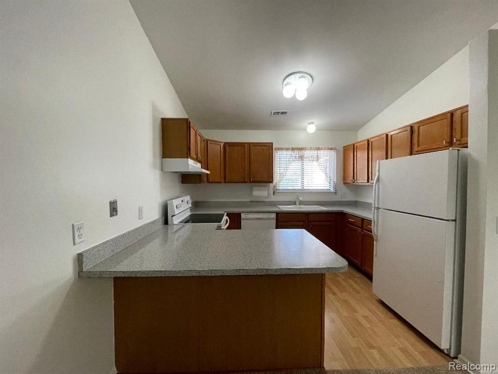 42597 LILLEY POINTE Drive, Canton, MI 48187 — Photo 11