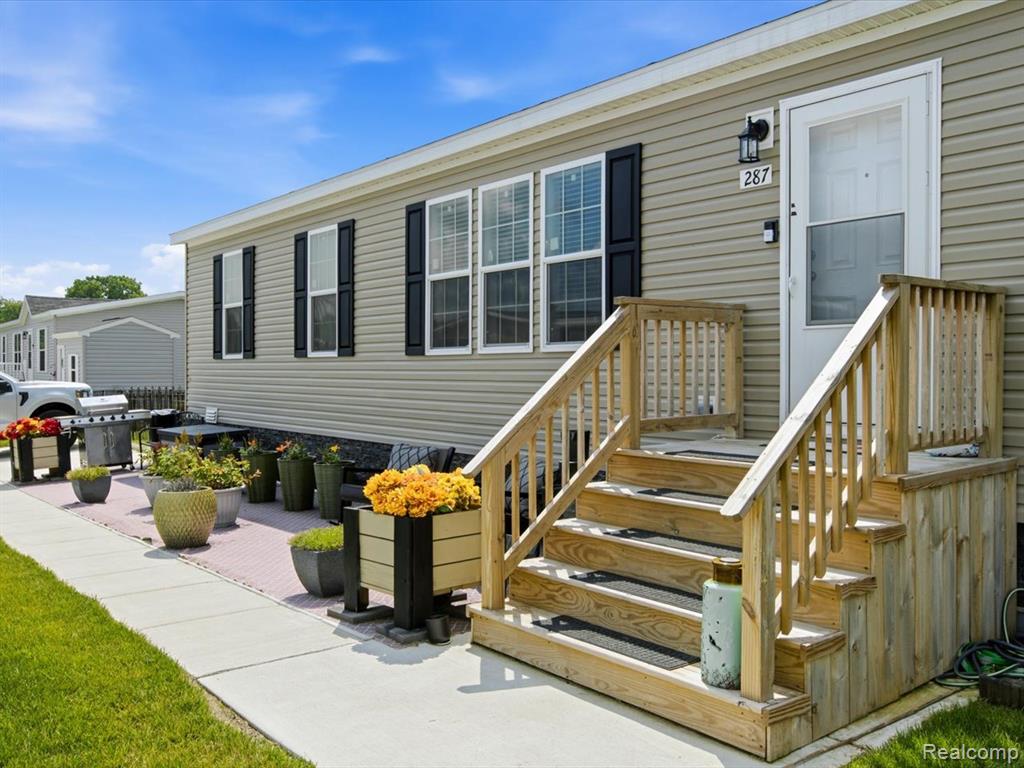 287 Rosebud Court, Port Huron, MI 48060 — Photo 2