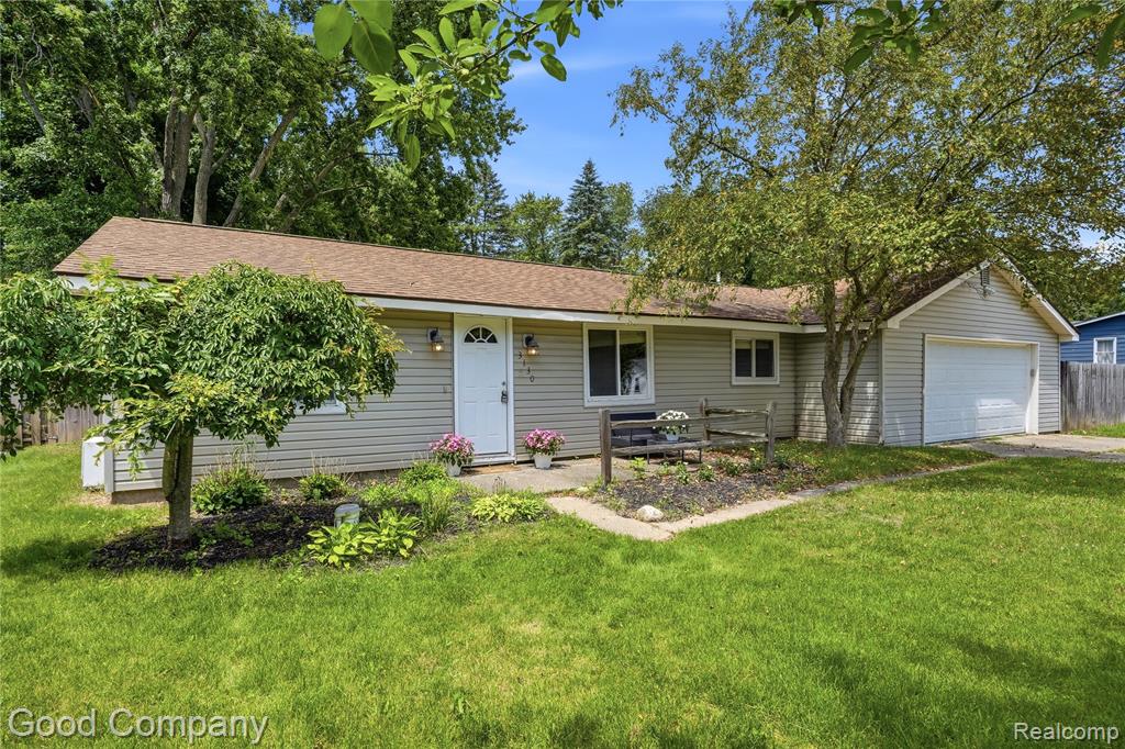 3130 Greenlawn Avenue, Commerce Twp, MI 48382 — Photo 3