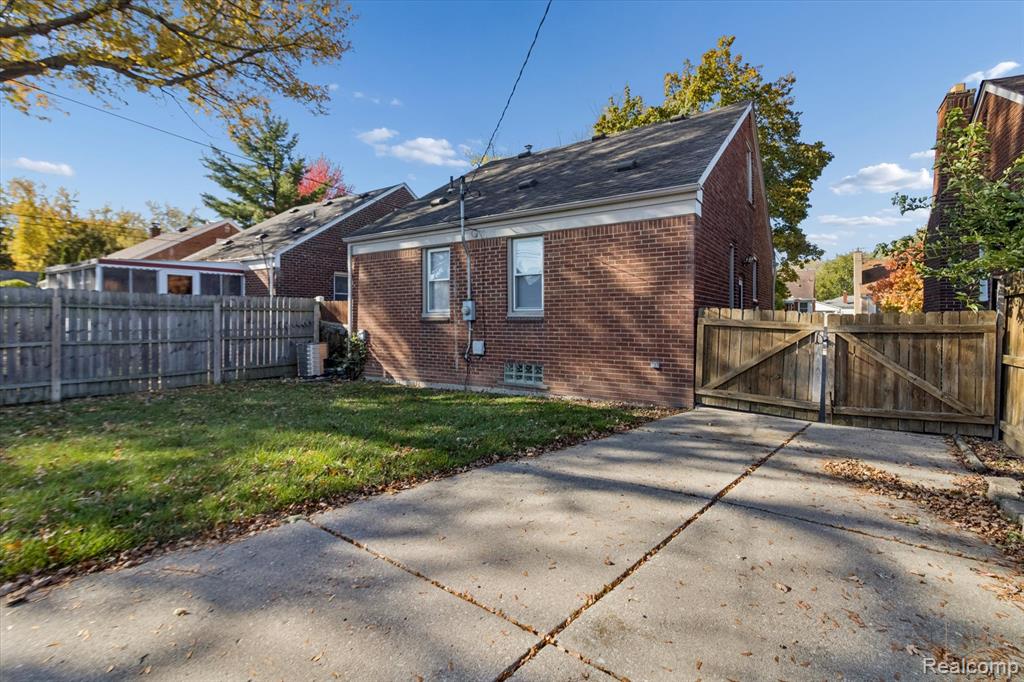 7853 Robinson Avenue, Allen Park, MI 48101 — Photo 48