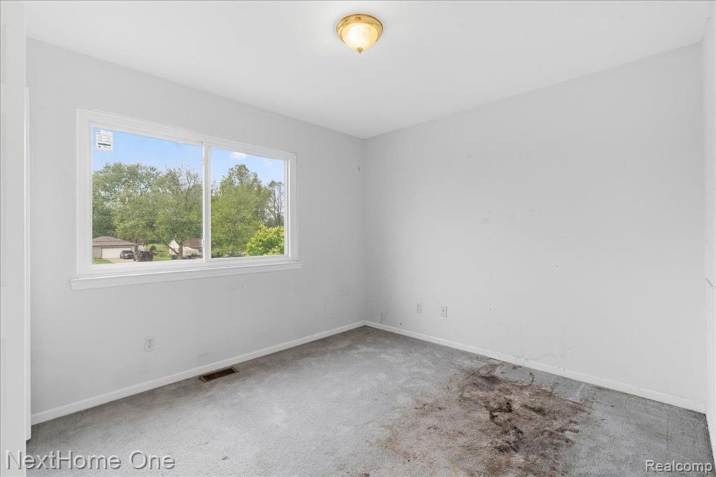43379 DANIEL Drive, Van Buren, MI 48111 — Photo 16