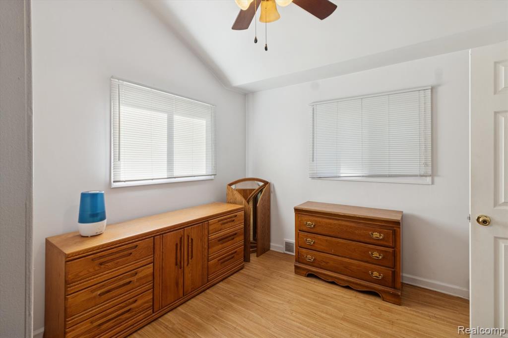 639 N Harvey Street, Westland, MI — Photo 25