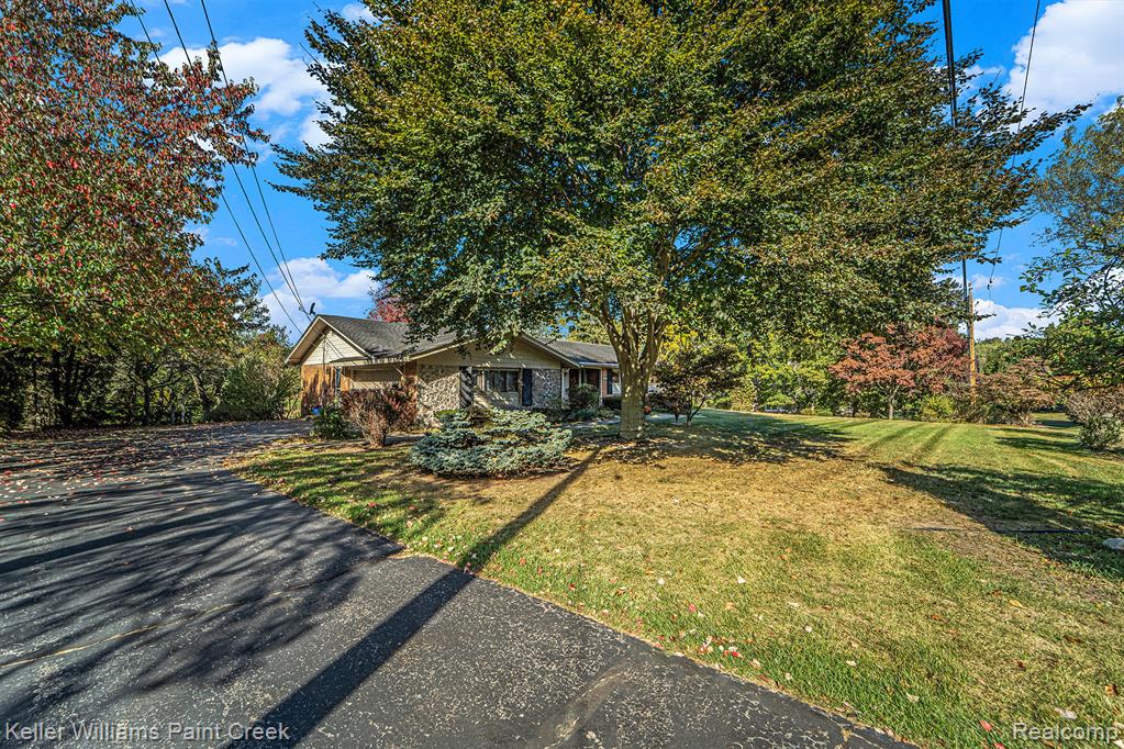 6720 Castle Drive, Bloomfield Hills, MI 48301 — Photo 22
