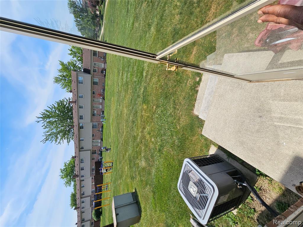 9700 Pine Street, Taylor, MI 48180 — Photo 31