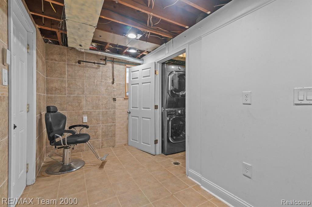 6751 N CHARLESWORTH Street, Dearborn Heights, MI 48127 — Photo 14