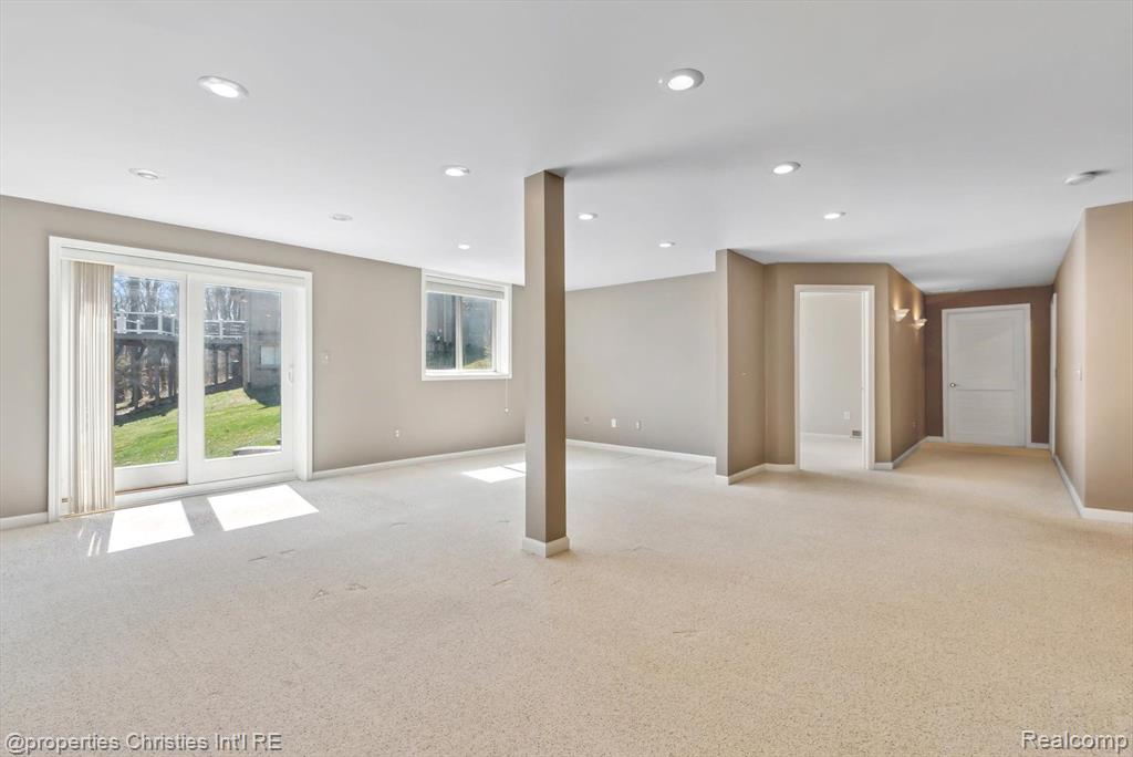 40611 PAISLEY Circle, Novi, MI 48377 — Photo 43