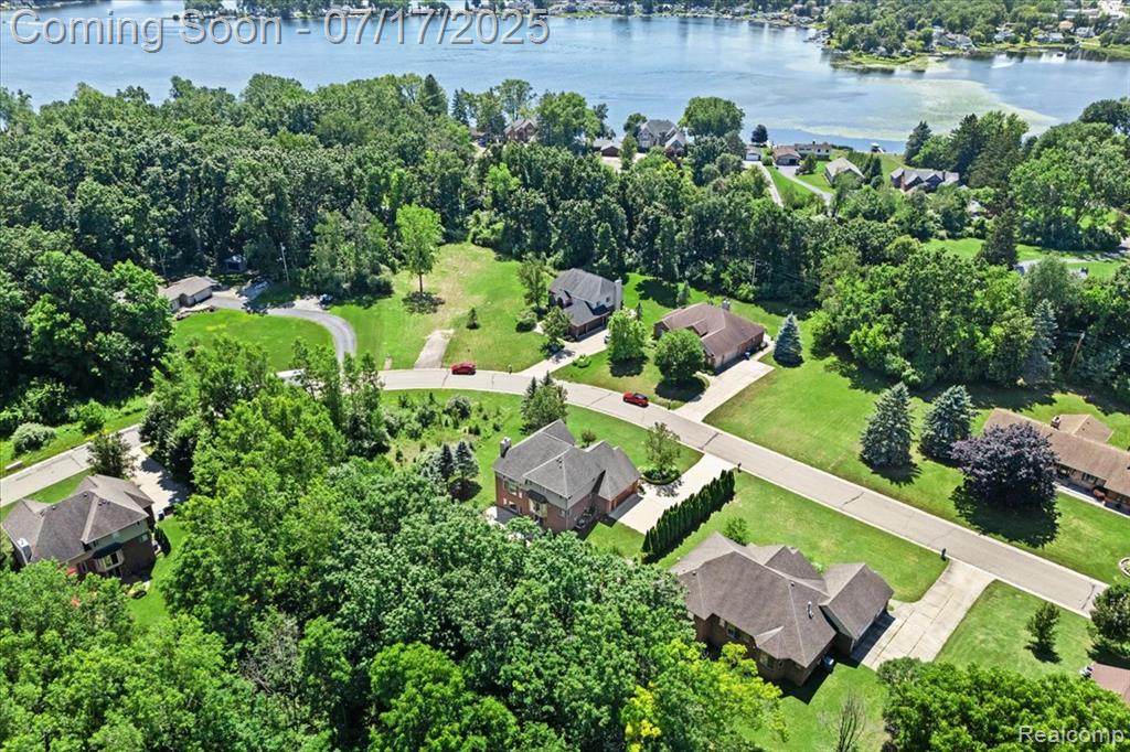 610 W Oxhill Drive, White Lake, MI — Photo 46