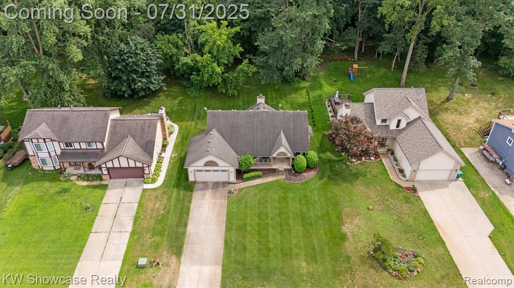 9523 Chaumont Drive, Commerce Twp, MI 48382 — Photo 17