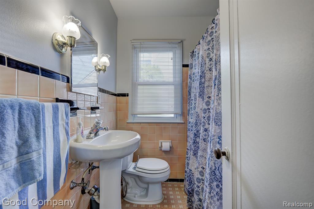 657 ALLEN Street, Ferndale, MI 48220 — Photo 18