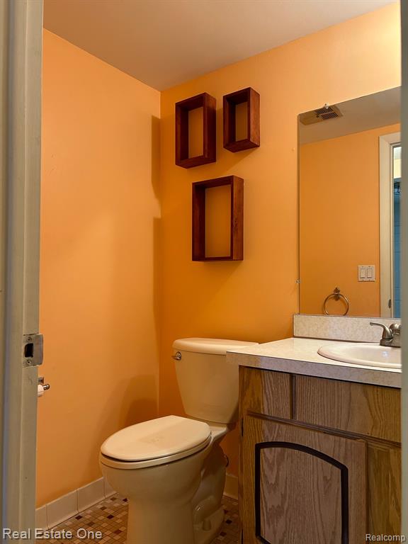 3988 OLD CREEK Road, Troy, MI 48084 — Photo 8